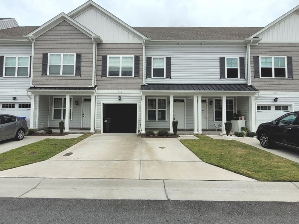 1st image of 305 Sikeston Ln