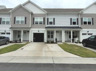 305 Sikeston Ln, Chesapeake, VA 23322