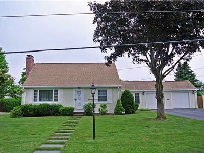 24 Iroquois Dr, Warwick, RI, 02888