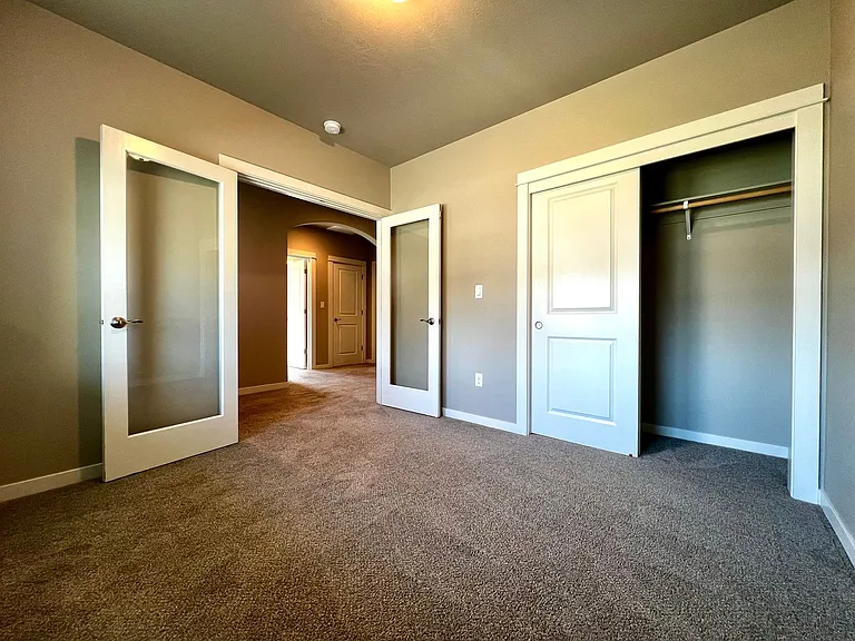 6112 Cottonwood Loop — Photo 5