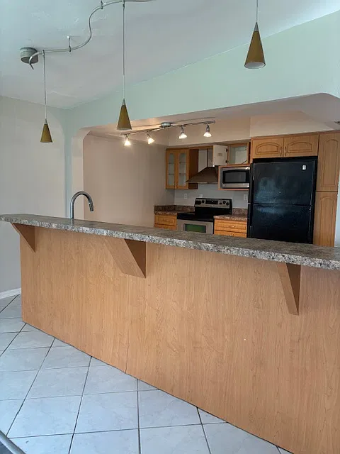 5 bed, 2539 sqft, $2,800 — Photo 3