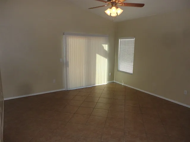 5711 W Shady Grove Dr — Photo 6