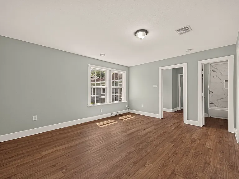 10601 Ambursen St — Photo 20