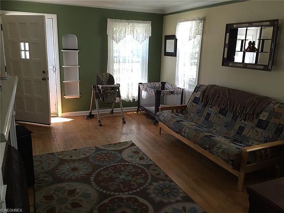 3rd image of 17820 Woodbury Ave