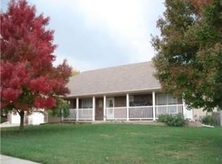 400 Andrea Ln, Harrisonville, MO 64701