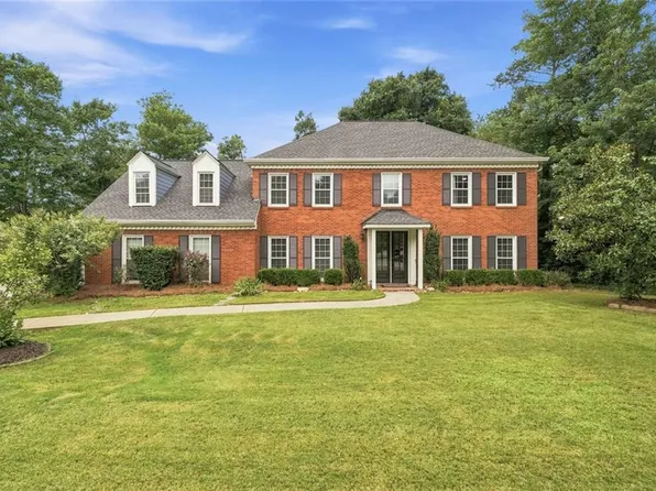 1801 N Chestnut Grove Dr, Marietta, GA 30066