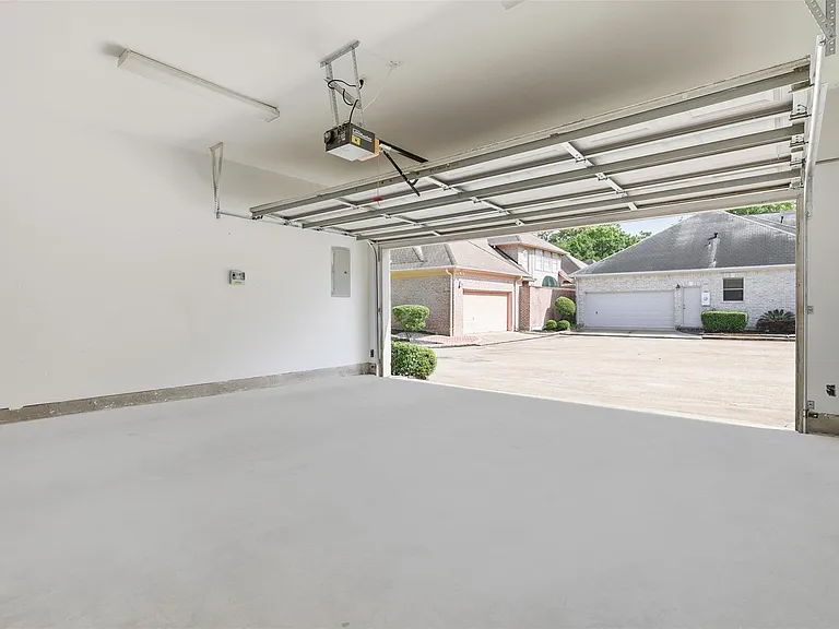 59 Champion Villa Dr — Photo 6