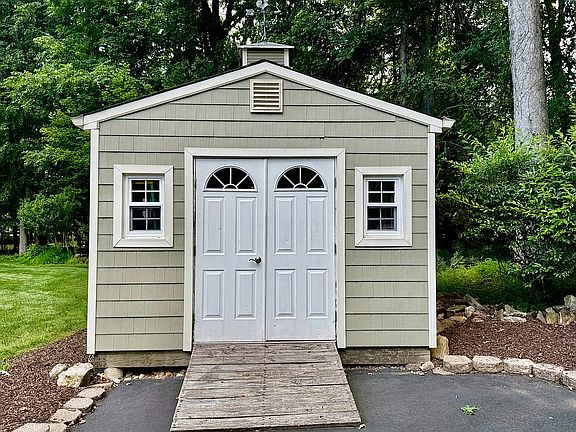 Shed