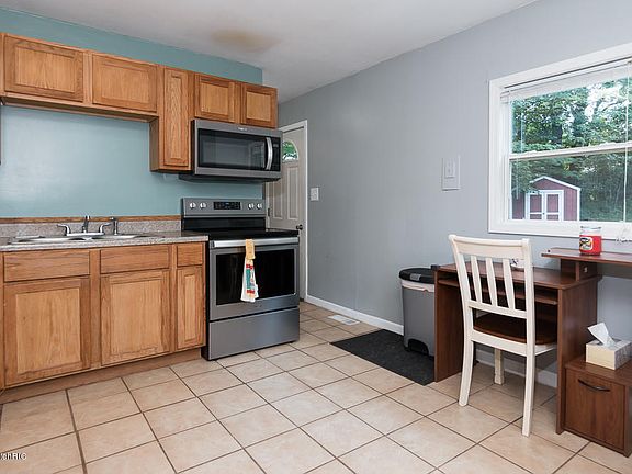 5th image of 5824 Roanoke St