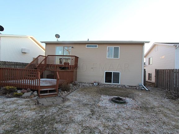 4th image of 3608 Village Green Ln
