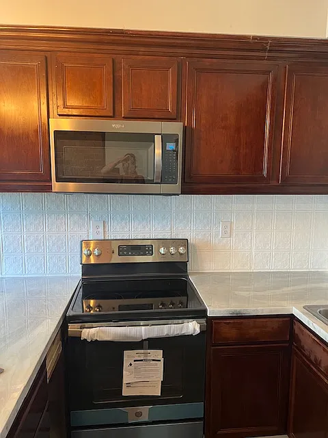 1 bed, 1000 sqft, $1,300 — Photo 3