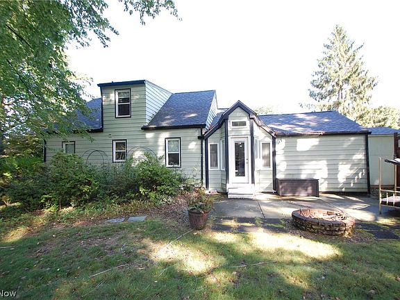 2nd image of 2989 Howell Dr