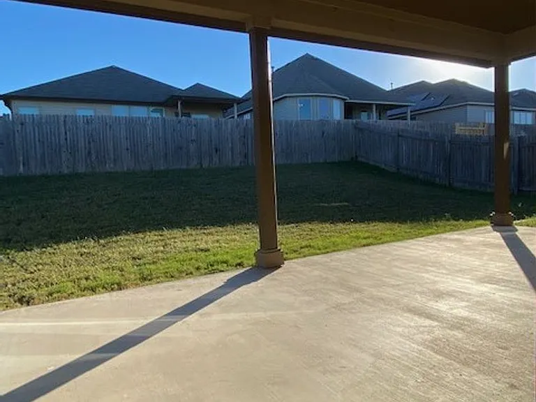 109 Palestine Cv — Photo 22