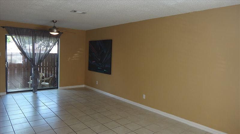1st image of 922 Fannin St APT 115