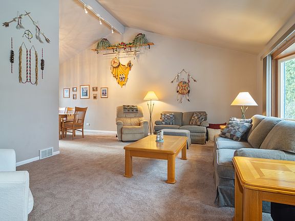 4th image of 364 N Macarthur Dr