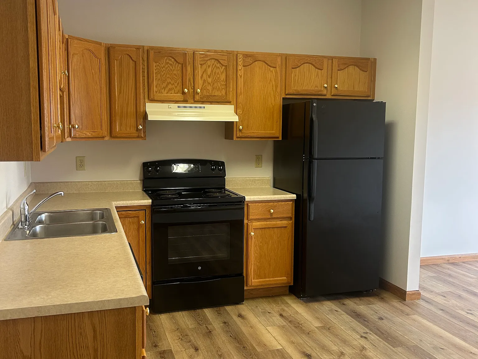 2714 Fairmont Ct — Photo 3