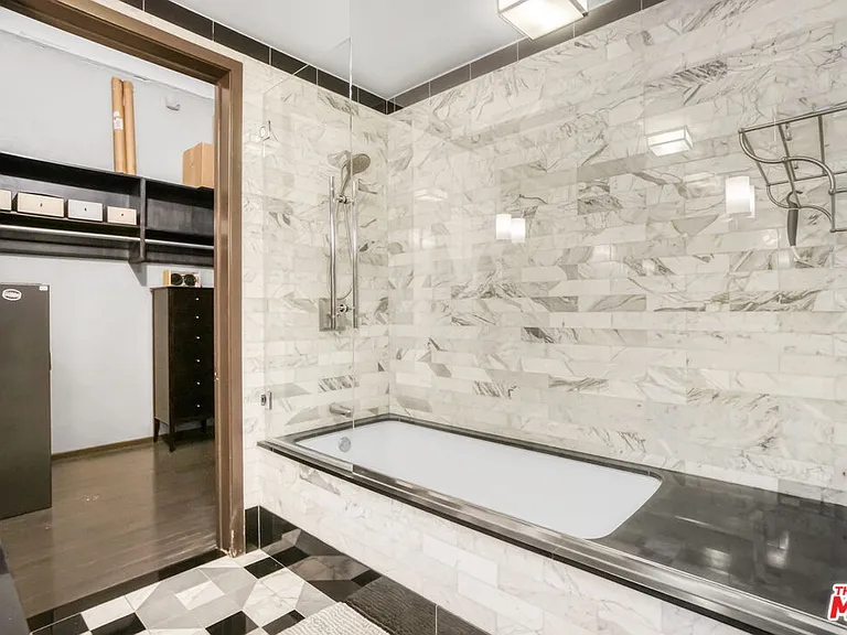 1645 Vine St #1007 — Photo 24