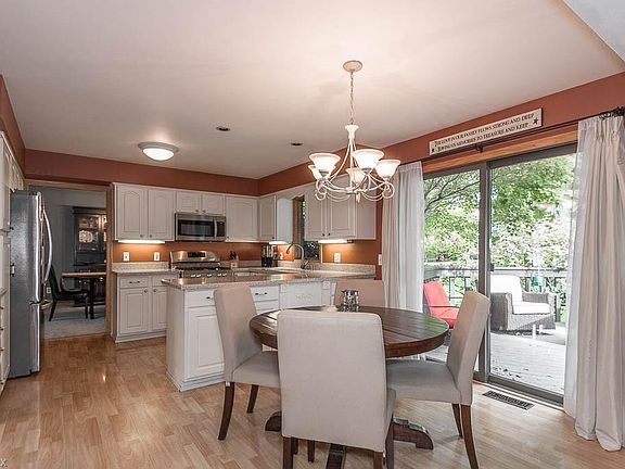 2nd image of 493 Sandhurst Dr