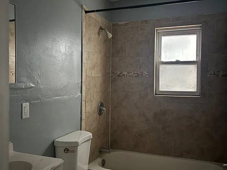 482 Avon Ave — Photo 4