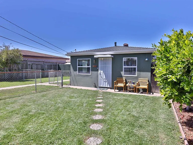 520 Delaware St — Photo 33