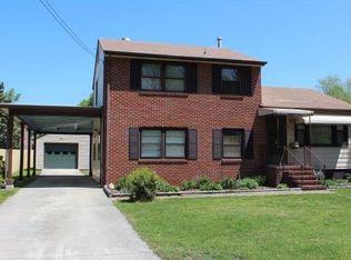 818 Old Town Dr, Colonial Heights, VA 23834