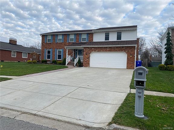 2nd image of 204 Pinewood Dr