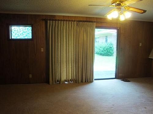 4th image of 161 N Elmwood Dr