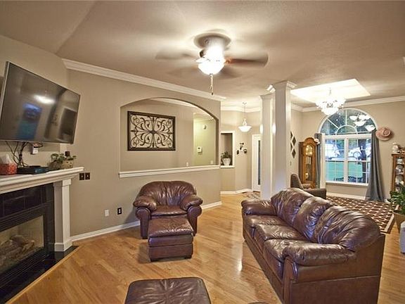 5th image of 19 Lesbury Ln