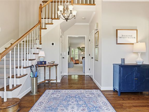 3rd image of 103 Five Knoll Ct