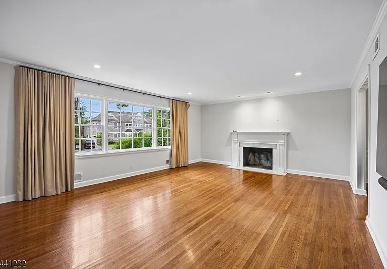 11 Wordsworth Rd — Photo 2