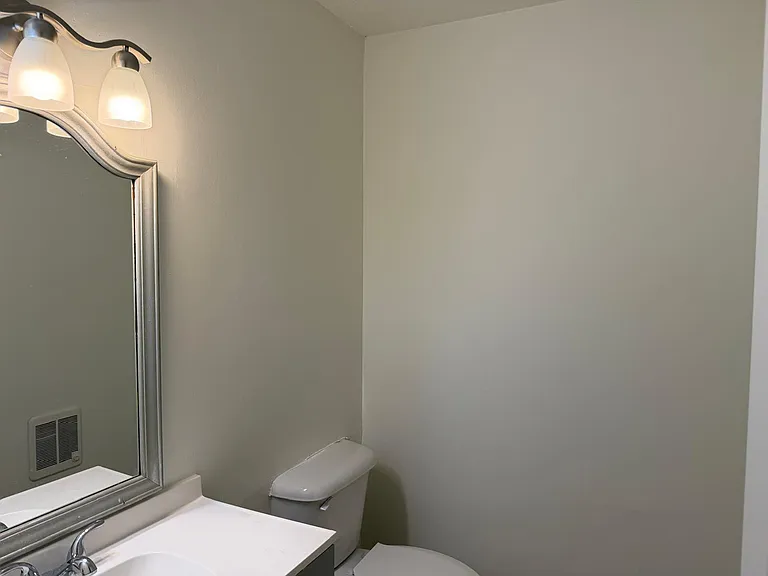 1403 Saxon Ct — Photo 7