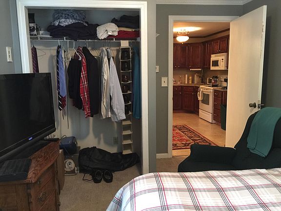Bedroom - large closet