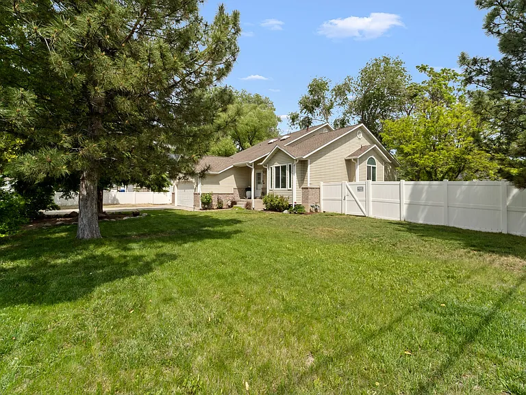 1700 W 8200 S — Photo 2