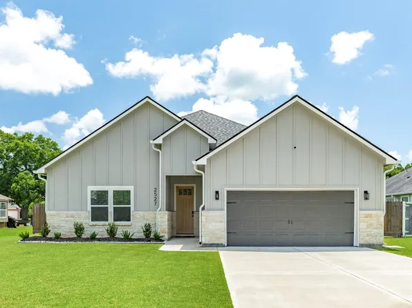 2527 Turberry Dr, West Columbia, TX 77486