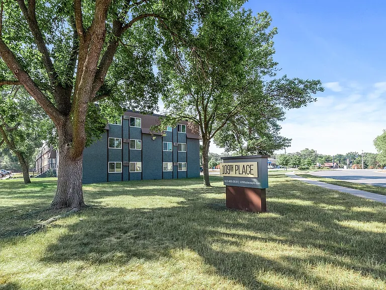 109th Place Apartments — Photo 35