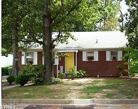 1st image of 3006 Oak Ln