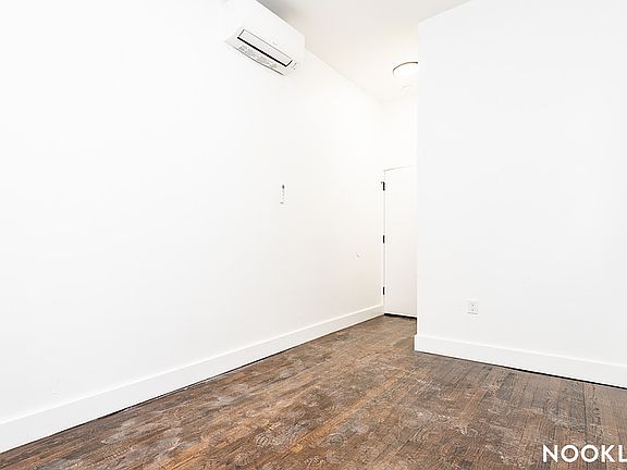 5th image of 647 Willoughby Ave #1B
