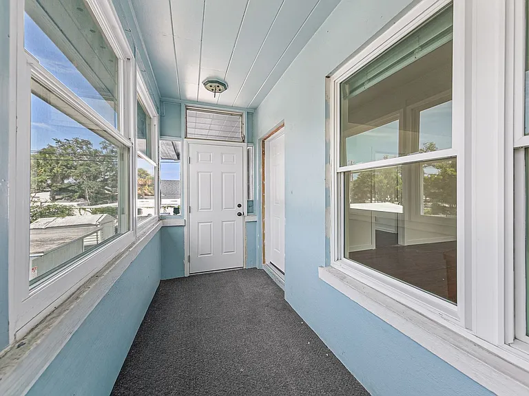 1008 Strawbridge — Photo 16