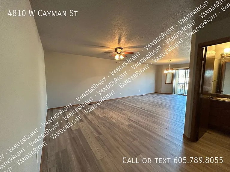 4810 W Cayman St — Photo 9