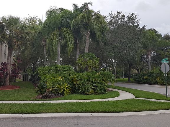 4th image of 1246 NW 168th Ave