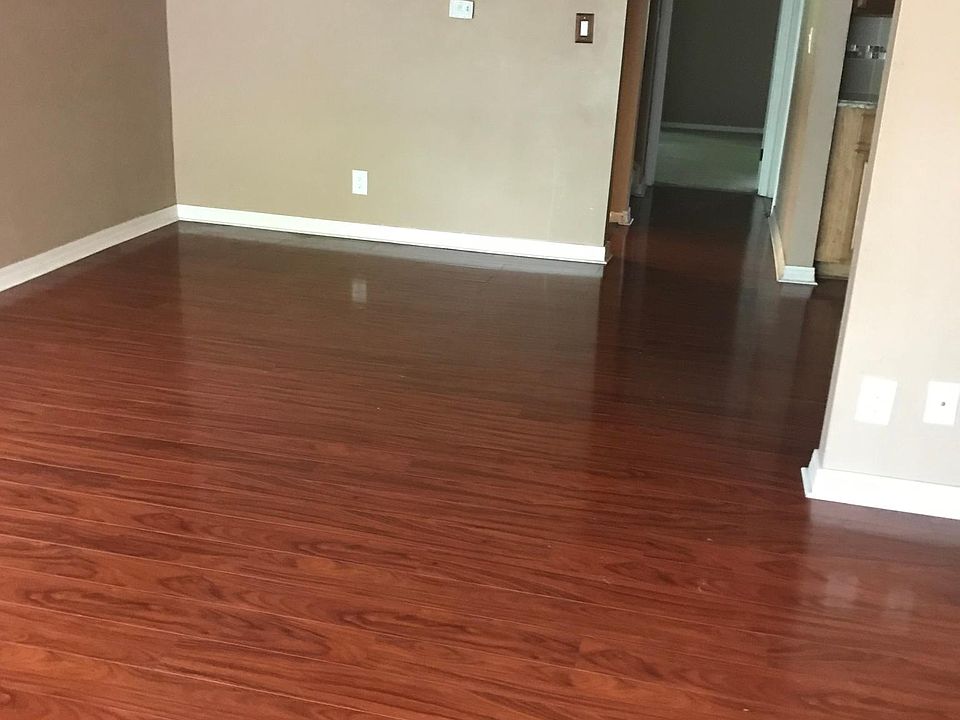 1st image of 465 Skokie Ln