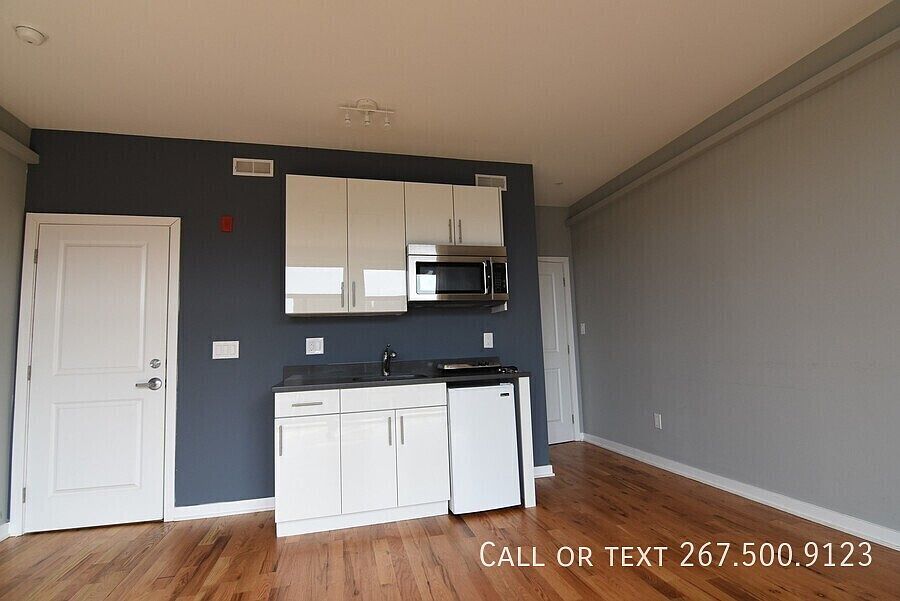 1st image of 535 Budd St #2C