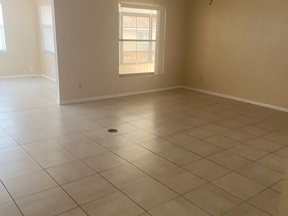 3rd image of 229 W Queencup Ct