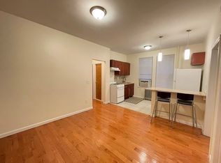 30-32 33rd St #2FF, Astoria, NY 11102