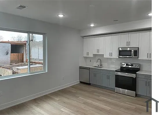 2156 N Darien St #3 — Photo 3