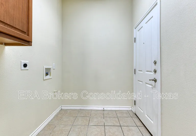 22209 Sausalito Ct — Photo 10