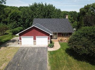 425 Diedrich Dr, Carver, MN 55315