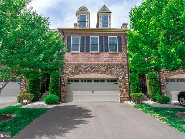 26 David Dr, Newtown, PA 18940