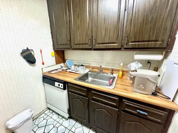 118-17 Union Turnpike image 4 of 26