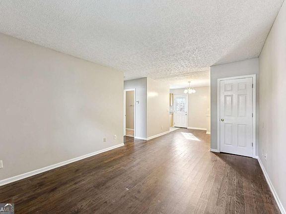 3rd image of 122 Nowell St